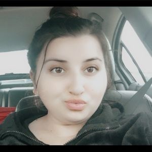 Meet your Posher, Eneida